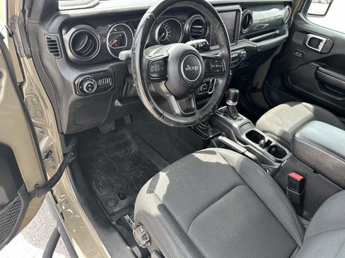 Used 2020 Jeep Gladiator Sport AWD/4WD image 11