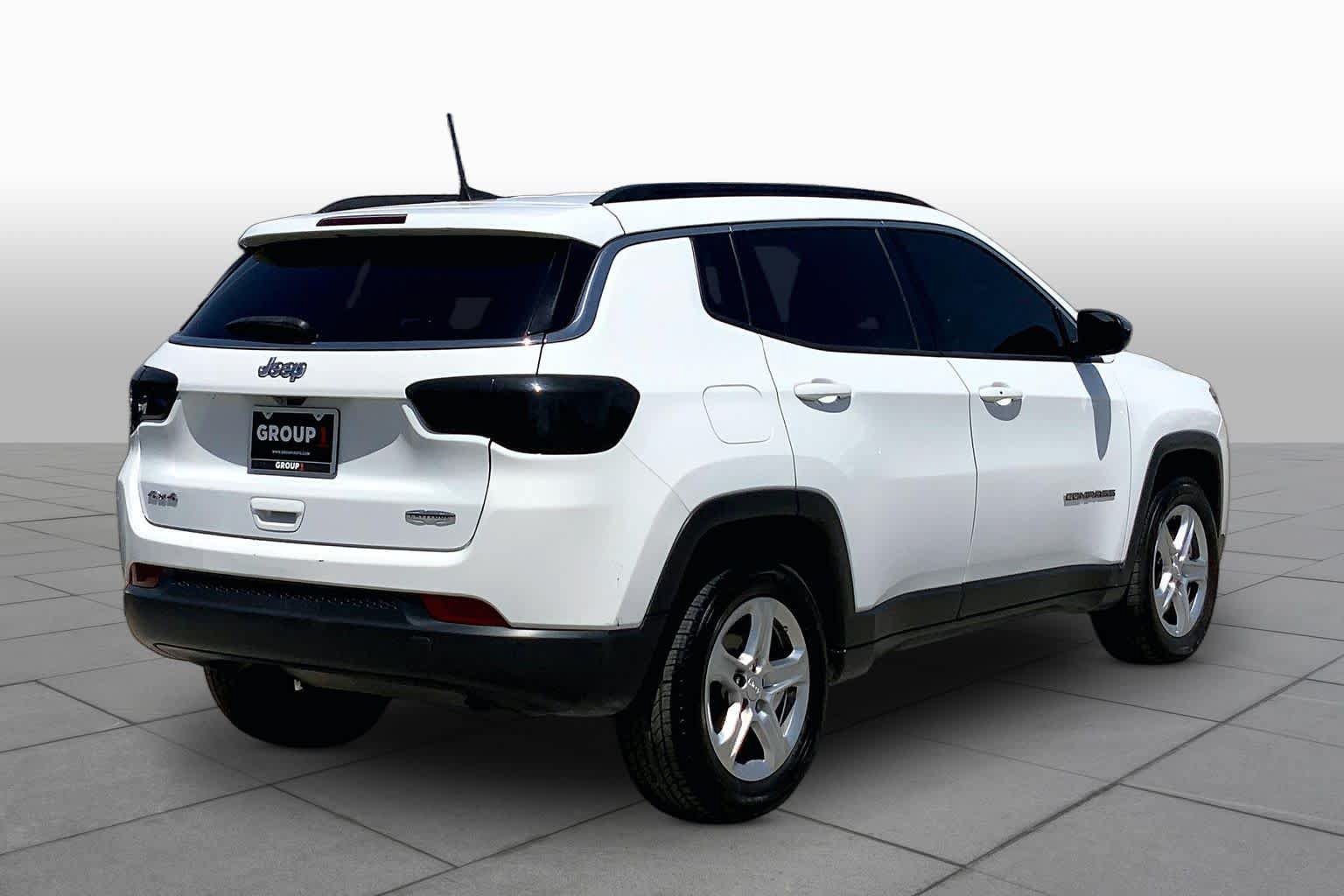 Used 2023 Jeep Compass Latitude AWD/4WD image 13