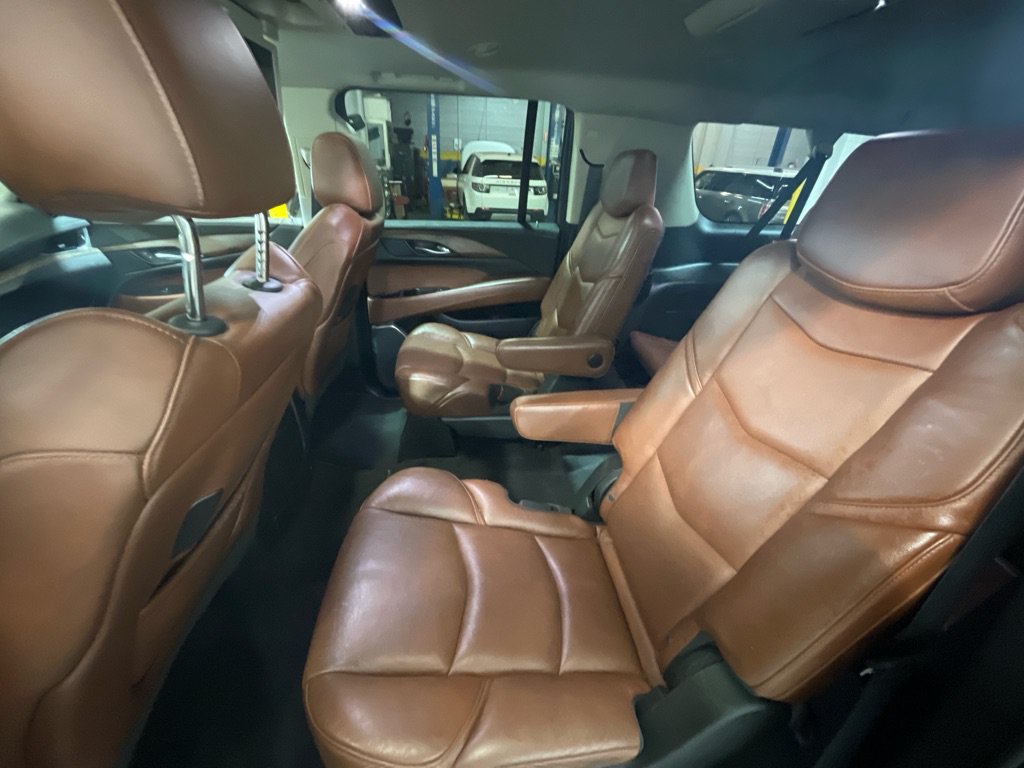 Used 2019 Cadillac Escalade ESV Luxury AWD/4WD image 28