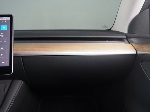Used 2023 Tesla Model Y Long Range AWD/4WD image 39