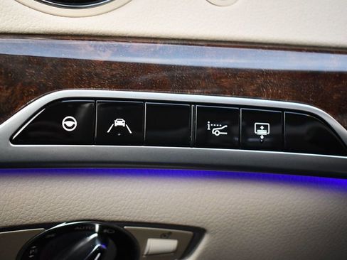 Used 2018 Mercedes-Benz S 560 4MATIC Sedan image 27