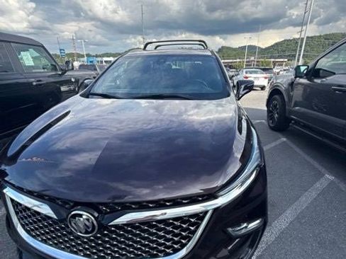 Used 2022 Buick Enclave Avenir w/ Avenir Technology Package AWD/4WD image 9