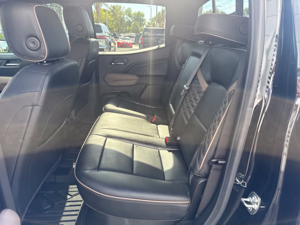 Used 2025 GMC Canyon Denali AWD/4WD image 15