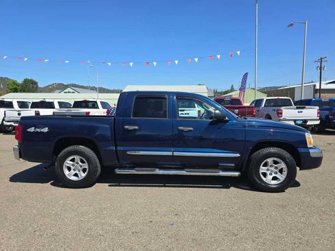 Used 2005 Dodge Dakota Laramie w/ Trailer Tow Group AWD/4WD image 6