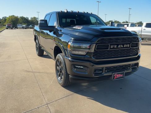 Used 2024 RAM 2500 Limited image 3
