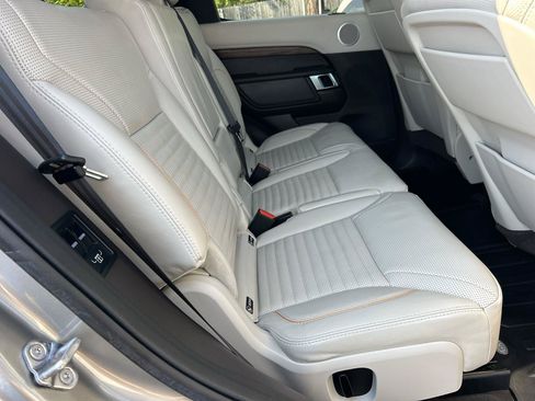 Used 2018 Land Rover Discovery HSE Luxury AWD/4WD image 10