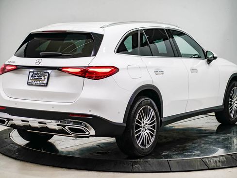 Used 2025 Mercedes-Benz GLC 300 image 4