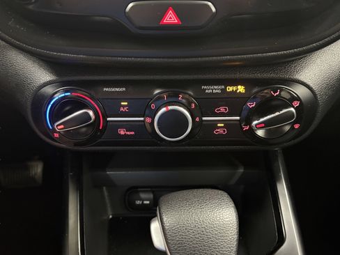 Used 2021 Kia Soul S FWD image 16