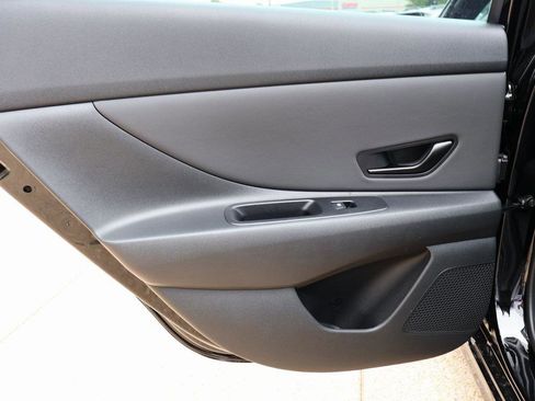 New 2025 Hyundai Elantra Sport image 17