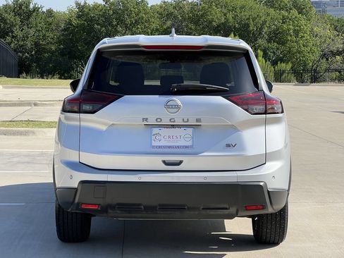 Used 2024 Nissan Rogue SV FWD image 5