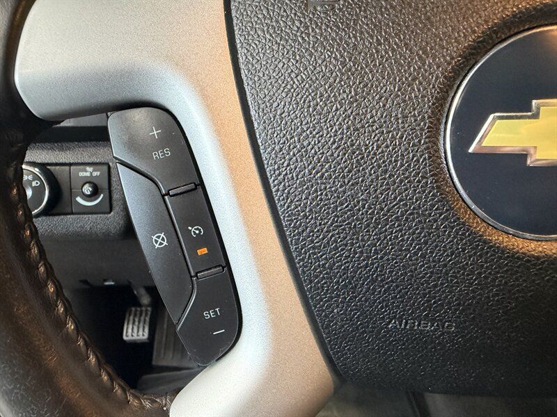 Used 2010 Chevrolet Traverse LT w/ Personal Connectivity Package AWD/4WD image 9