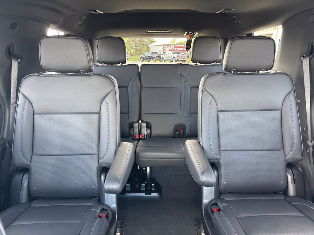 Used 2026 GMC Yukon Denali w/ Sun & Power Step Package AWD/4WD image 26