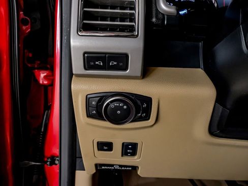 Used 2017 Ford F250 Lariat w/ Lariat Ultimate Package AWD/4WD image 28