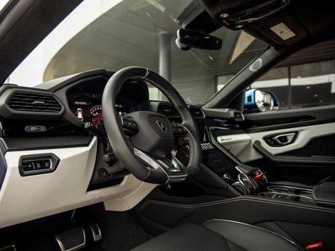 Used 2024 Lamborghini Urus S image 23