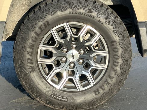 Certified 2024 Chevrolet Colorado Z71 w/ Z71 Convenience Package 2 image 45