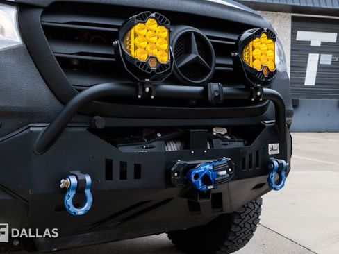 Used 2022 Mercedes-Benz Sprinter 2500 image 3