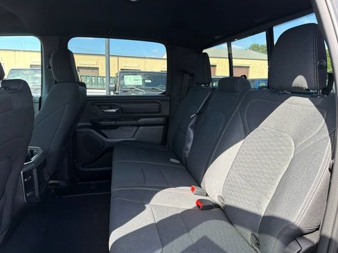 New 2026 RAM 1500 Express AWD/4WD image 19