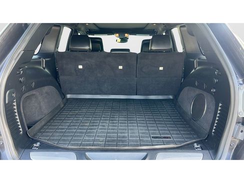 Used 2020 Jeep Grand Cherokee Overland w/ Interior Metal Package AWD/4WD image 9