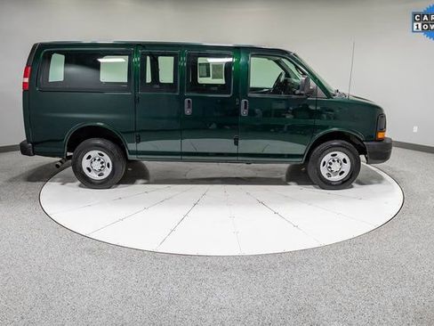 Used 2015 Chevrolet Express 2500 image 24
