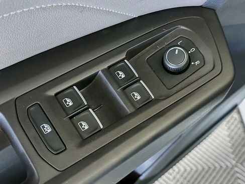 Used 2023 Volkswagen Atlas Cross Sport SE image 19