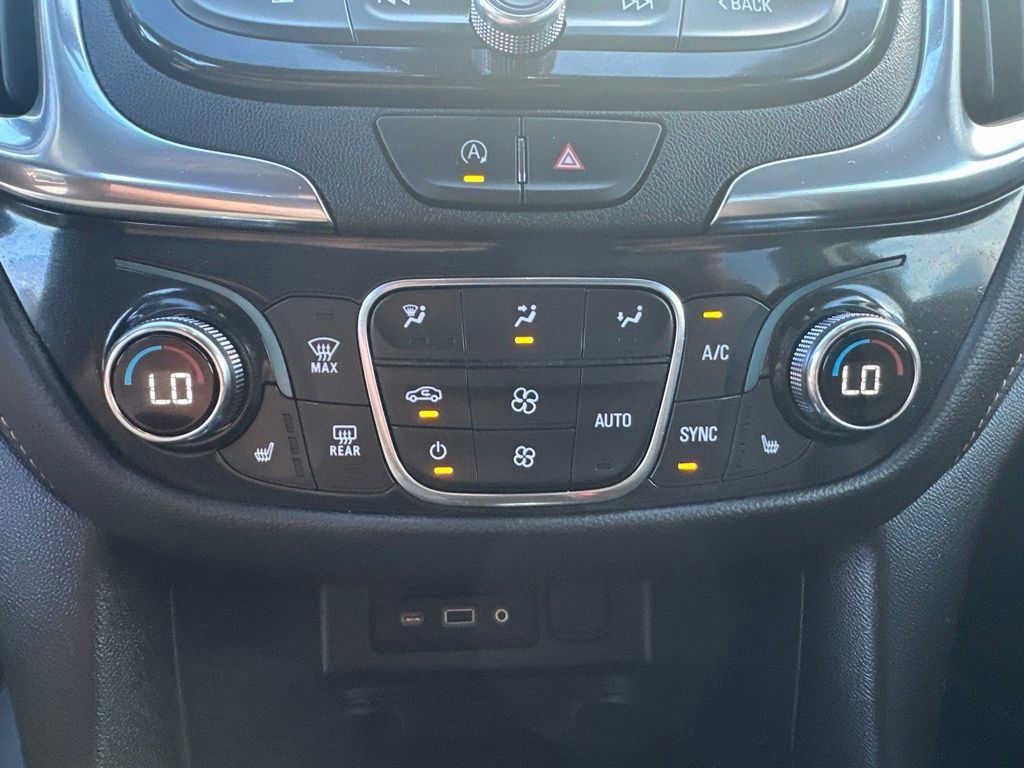 Used 2024 Chevrolet Equinox Premier AWD/4WD image 24