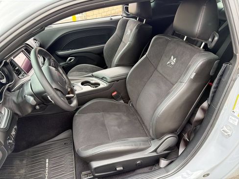Used 2022 Dodge Challenger R/T Scat Pack RWD image 13