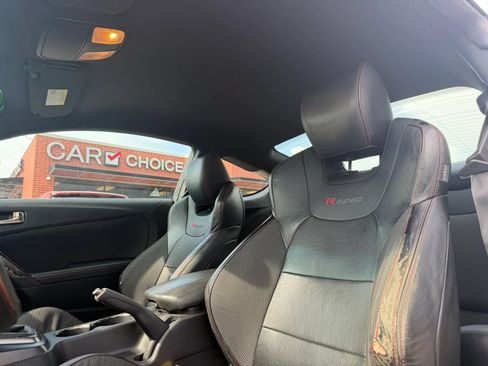 Used 2014 Hyundai Genesis 2.0T RWD image 10