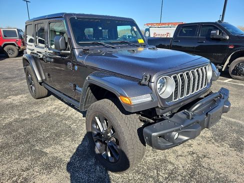 Used 2025 Jeep Wrangler Backcountry image 3