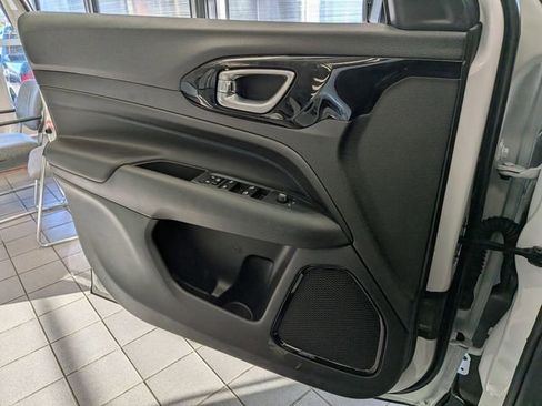 New 2026 Jeep Compass Limited image 19