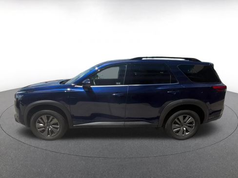 Used 2025 Nissan Pathfinder SV FWD image 8