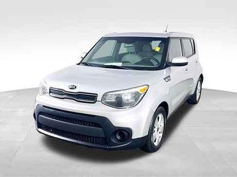Used 2018 Kia Soul w/ Convenience Package image 1