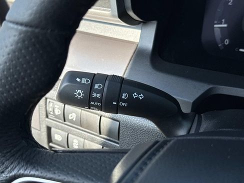 Used 2025 Toyota Tacoma TRD Sport AWD/4WD image 40