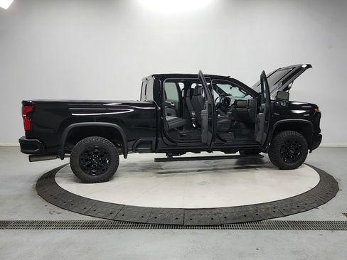 Used 2024 Chevrolet Silverado 2500 High Country w/ High Country Premium Package AWD/4WD image 16