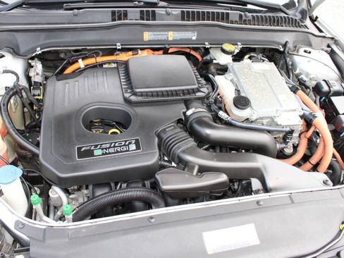 Used 2017 Ford Fusion Energi Titanium FWD image 27