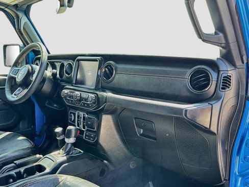 Used 2023 Jeep Gladiator Overland AWD/4WD image 29