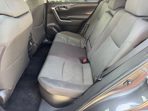 Used 2024 Toyota RAV4 XLE AWD/4WD image 16