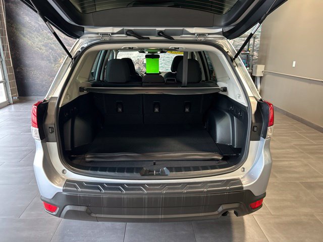 Used 2023 Subaru Forester Premium AWD/4WD image 30