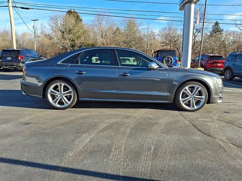 Used 2016 Audi S8 image 8