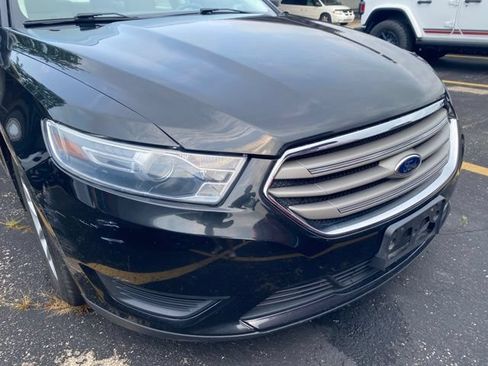 Used 2014 Ford Taurus SE FWD image 3