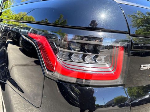 Used 2020 Land Rover Range Rover Sport SE AWD/4WD image 32