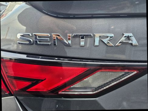 Used 2020 Nissan Sentra SR w/ Lighting Package image 27