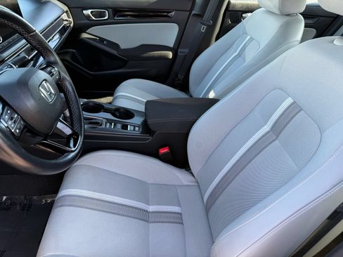 Used 2025 Honda Civic Sport image 13
