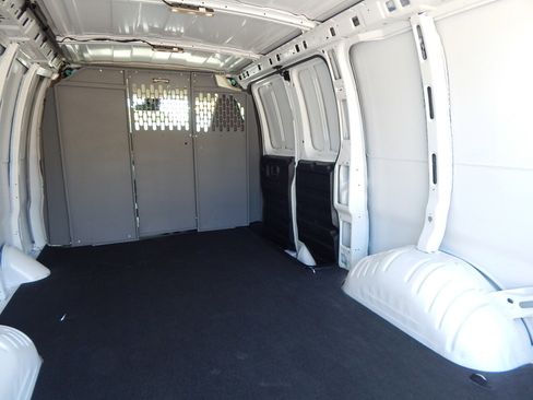 Used 2020 Chevrolet Express 2500 image 14