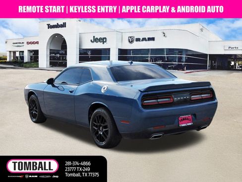 Used 2020 Dodge Challenger SXT w/ Driver Convenience Group image 5