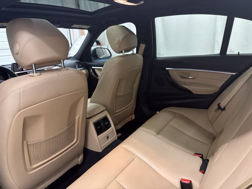 Used 2017 BMW 330i Sedan RWD image 25