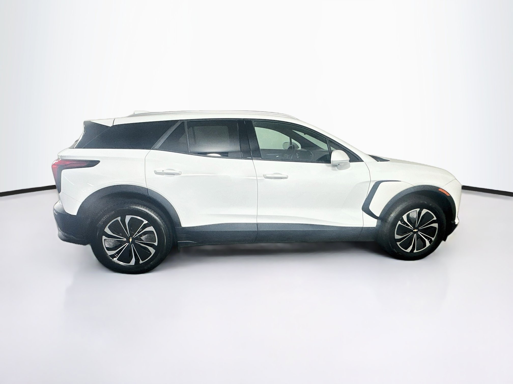 Used 2024 Chevrolet Blazer EV LT AWD/4WD image 10