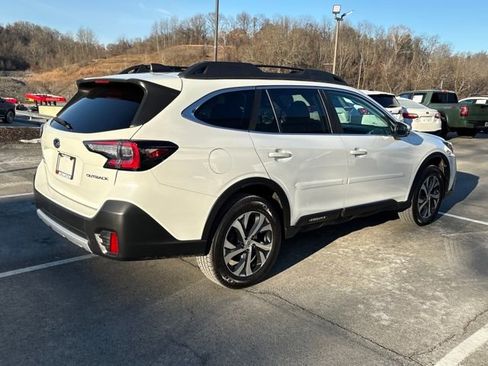Used 2022 Subaru Outback Limited image 5