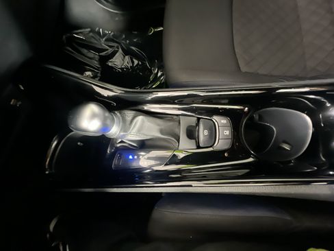 Used 2020 Toyota C-HR XLE FWD image 25