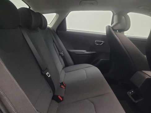Used 2025 Kia K4 FWD image 19