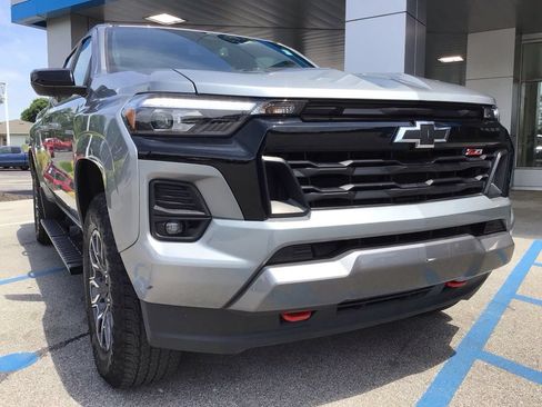 Used 2023 Chevrolet Colorado Z71 w/ Z71 Convenience Package 2 AWD/4WD image 42